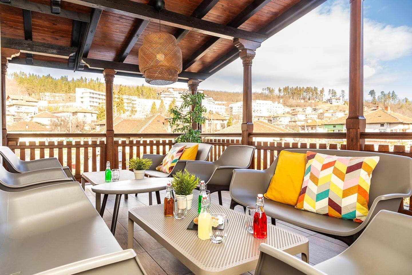 Hotel Compliment Tryavna Exterior foto