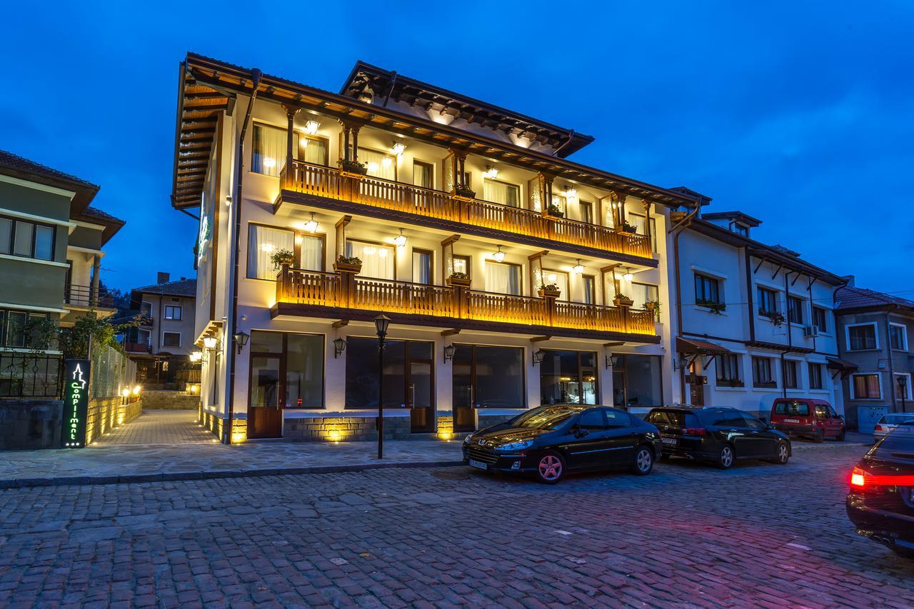 Hotel Compliment Tryavna Exterior foto